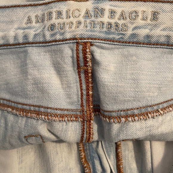 American Eagle High Rise Shorts 14
Destroyed Shortie Patch Embroidery
Vtg Parrot - Picture 6 of 9